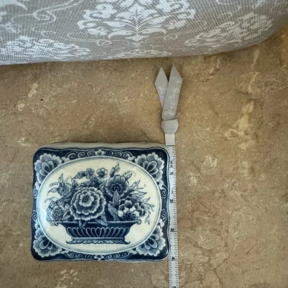 Blue and White Ceramic Box - Picture 4 of 6